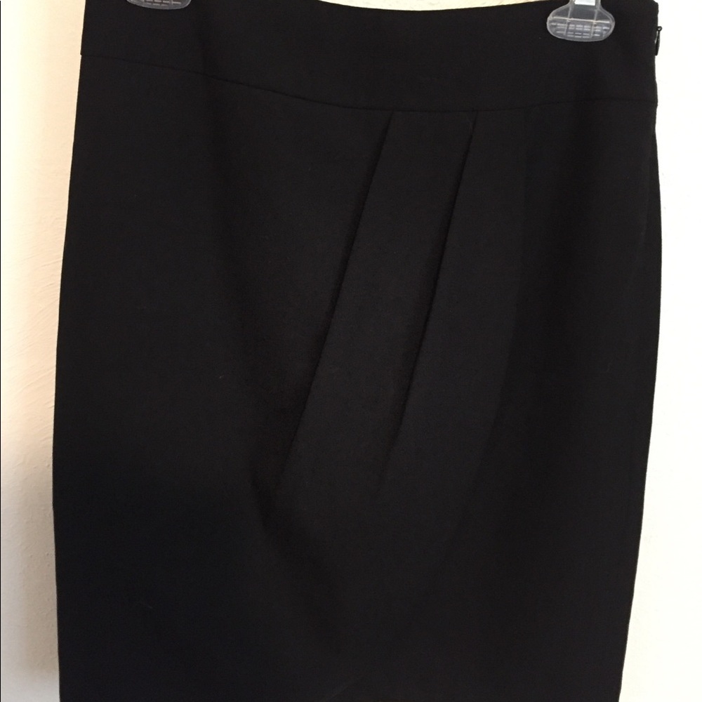 🦋 NWOT The Limited Black Skirt